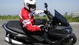 Test Kymco Xciting 400i 2013: il mix giusto tra città e vacanza.Foto