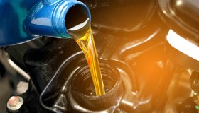 Controllo livello olio del motore: come farlo in autonomia