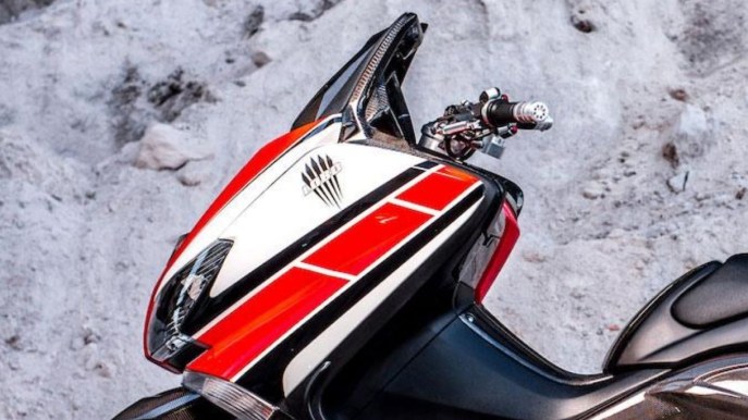 Il super scooter T-Max trasformato in una MotoGP