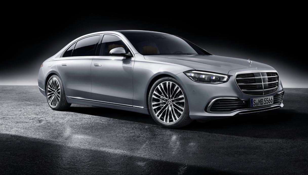 La tonalità argento rientra nella tavolozza cromatica della Mercedes Classe S