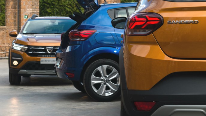 Dacia Sandero, nuovo look per l’auto economica di successo: test drive e prezzi