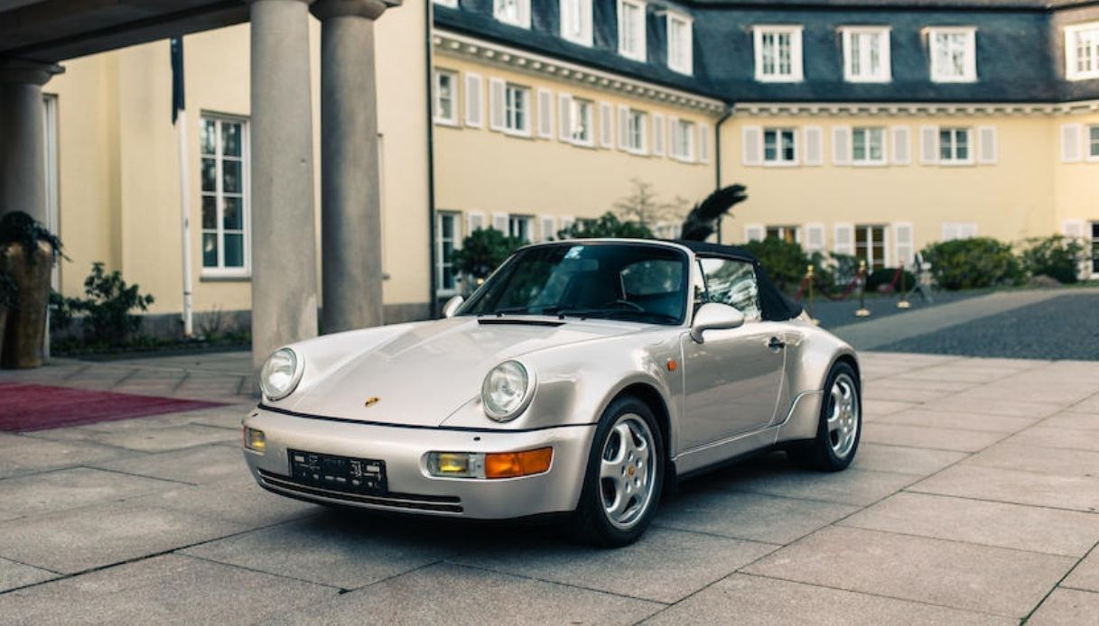 Porsche 911 Carrera 2 di Maradona