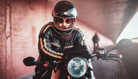 L’abbigliamento essenziale per andare in moto, i capi essenziali