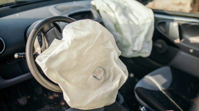 Airbag auto: che cosa sono, come funzionano e quando sostituirli