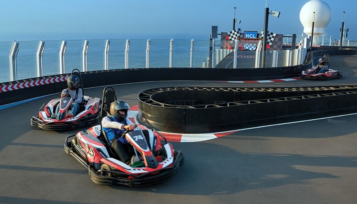 La pista di go-kart più lunga al mondo su una nave da crociera