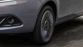 Lancia Ypsilon (2022), leader nel suo segmento: l’edizione speciale Alberta Ferretti
