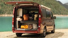 Renault, il furgone diventa casa: vacanze e libertà