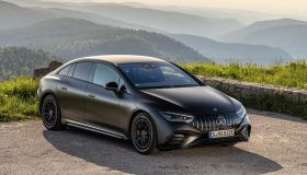 Mercedes EQE, aperti gli ordini per l’elettrica performante: i prezzi