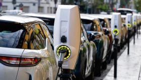Leasing sociale per le auto elettriche, la grande idea di Macron