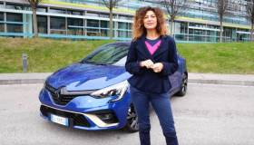 Renault Clio1.6 Hybrid E-Tech: vivace e si ricarica da sola. Prova su strada