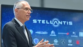 Stellantis, Tavares punge l’Europa e difende i biocarburanti