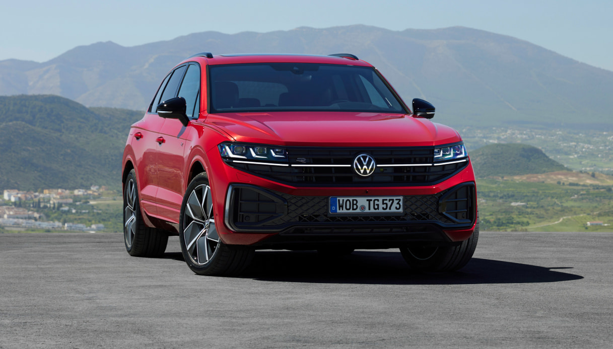 Nuova Volkswagen Touareg versione R Line