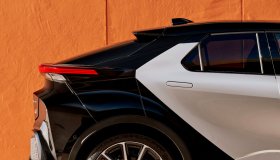 Nuovo Toyota C-HR, il successo del SUV: i prezzi in Italia