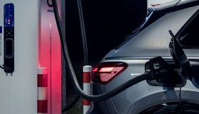 Audi rivoluziona la ricarica elettrica con una nuova funzione