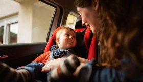 Bimbi in auto, l’accessorio per viaggiare sicuri: super sconto