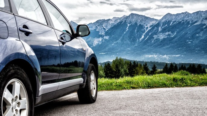 Conviene acquistare un’auto in Svizzera? Costi, tempi e variabili da considerare