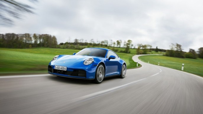 Porsche aggiorna 911 col sistema ibrido supe rleggero e performante