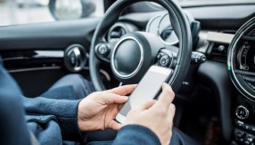 La prima app rivoluzionaria che previene gli incidenti stradali: è italiana