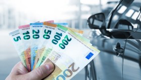 Gli incentivi non bastano: gli italiani cambiano sempre meno auto