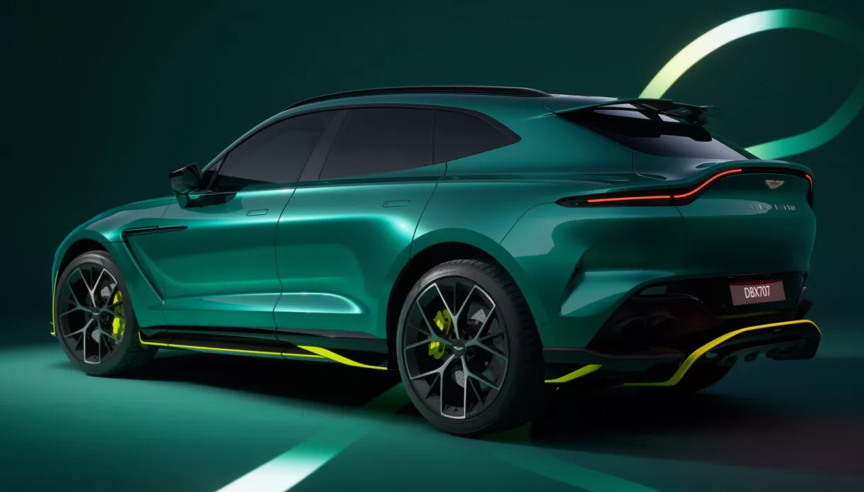 Aston Martin DBX707