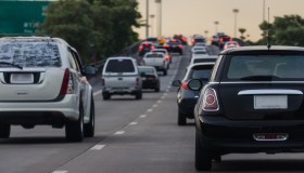 Traffico estivo in autostrada, un drone monitora le code