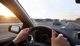 Guida ubriaco contromano in Autostrada, decisivo intervento della Polstrada