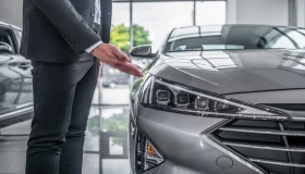 Rodaggio di un’auto nuova, 10 consigli per preservare le performance