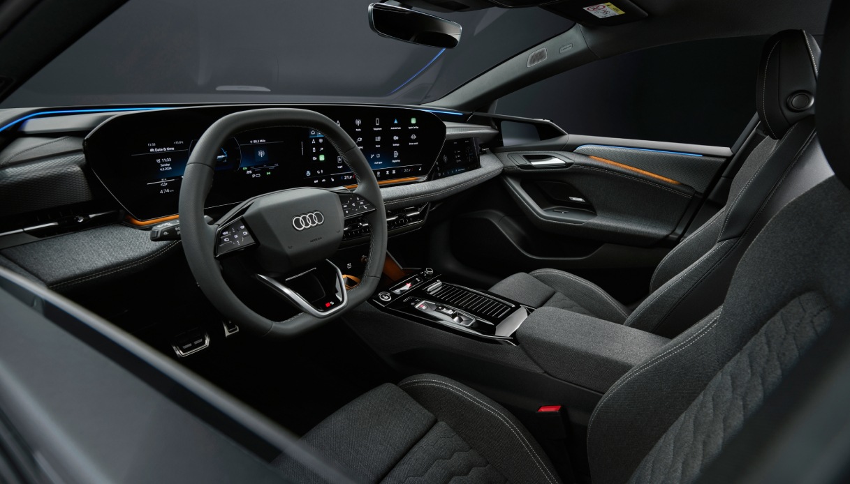 Audi A6 e-tron, anche il passeggero ha un display