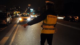 Il controllo di WhatsApp al posto di blocco è legittimo: i motivi