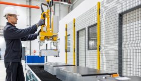 Mercedes apre il primo impianto di riciclaggio delle batterie in Europa