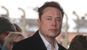 Il primo Tesla Phone arriverà davvero? La verità svelata da Elon Musk
