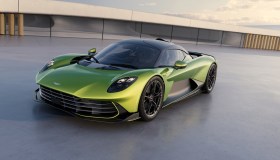 Aston Martin Valhalla, la nuova hypercar ibrida da 1079 CV è regina dell’aerodinamica